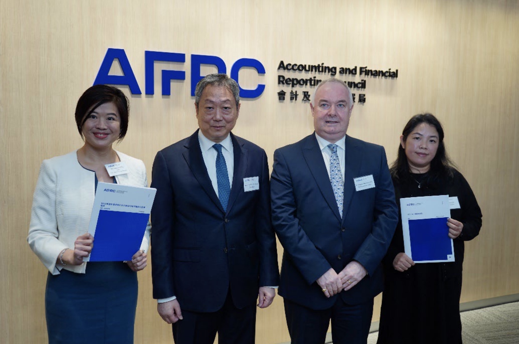 會財局發布 2022 年中期查察報告及香港會計師公會執行指明職能的監督報告